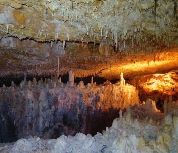 Grotte Aven Forestière stalagmites