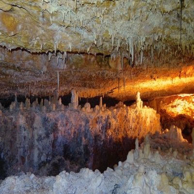 Grotte Aven Forestière stalagmites